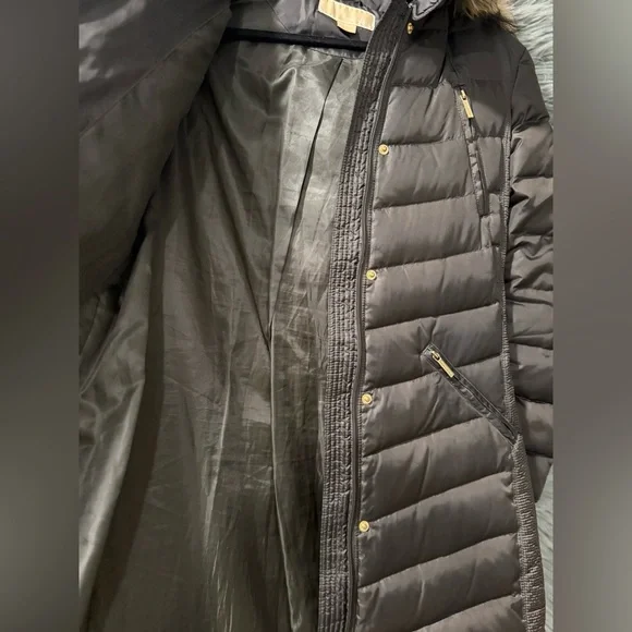 Michael Kors Hooded Puffer Coat - Size Small | Color: Olive Green - Picture 9 of 14
